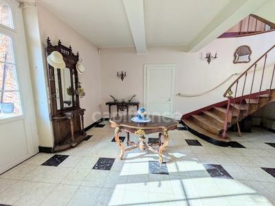 Maison - 534 m² - 16 pièces