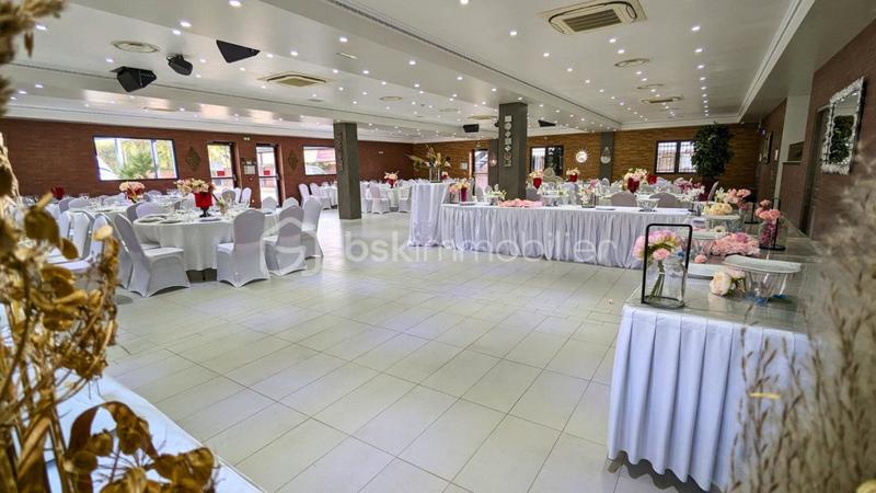 Immeuble - 1 900 m² - 30 pièces