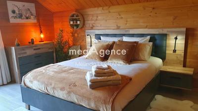 Maison - 220 m² - 7 pièces