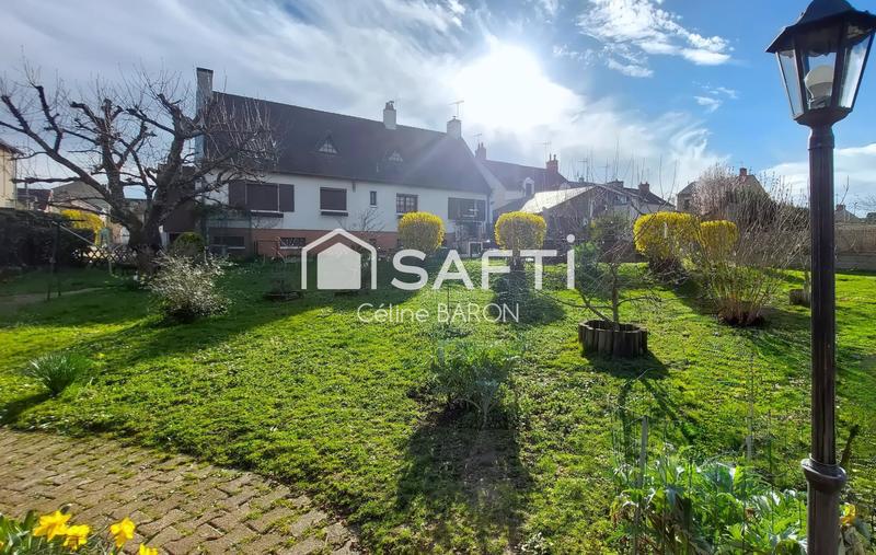 Maison - 208 m² - 9 pièces