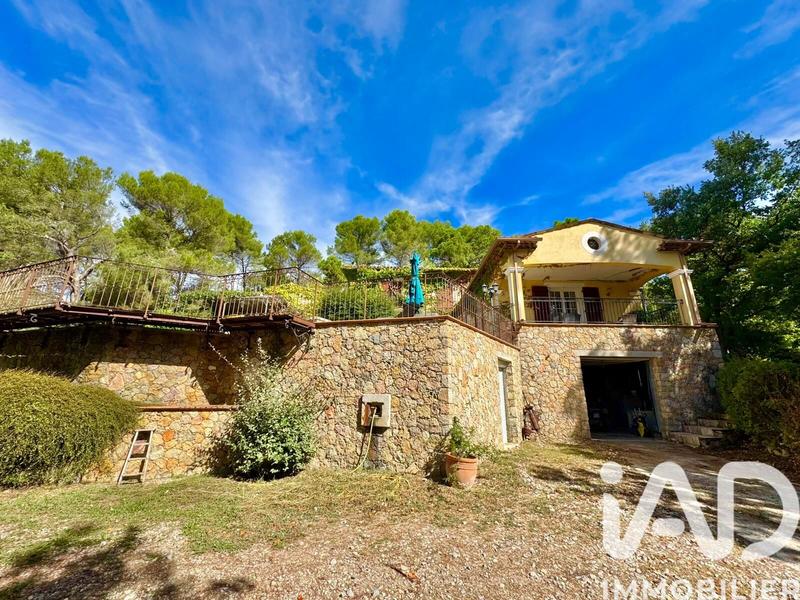 Maison - 250 m² - 6 pièces