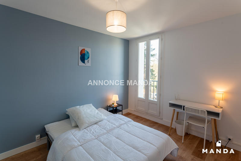 Chambre - 11 m² - 5 pièces