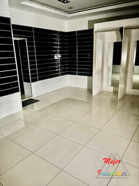 Local commercial - 110 m²