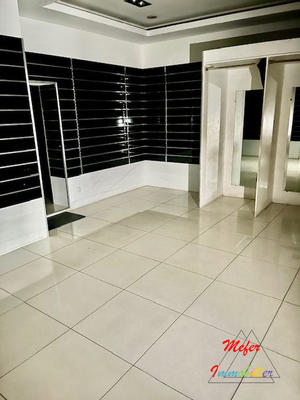 Local commercial - 110 m²