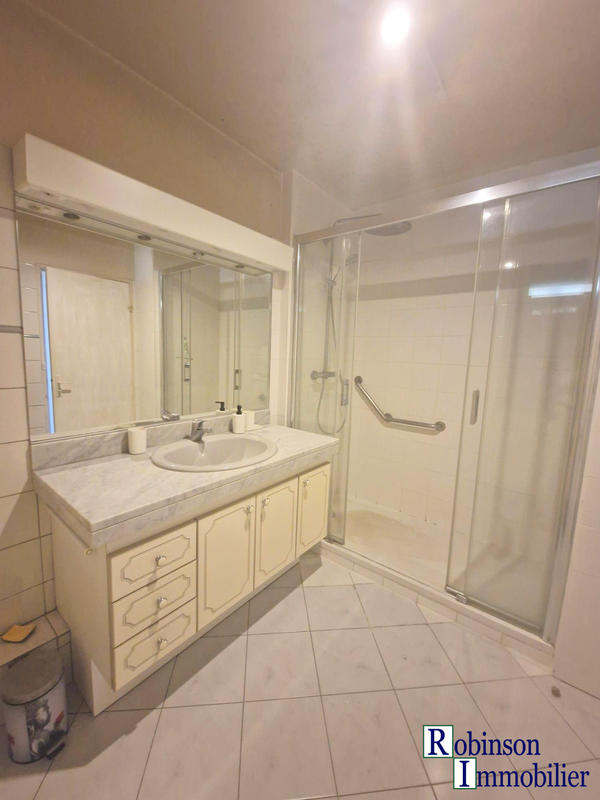 Appartement - 93 m² - 4 pièces