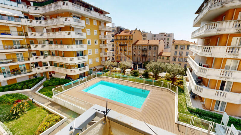 Appartement - 104 m² - 4 pièces