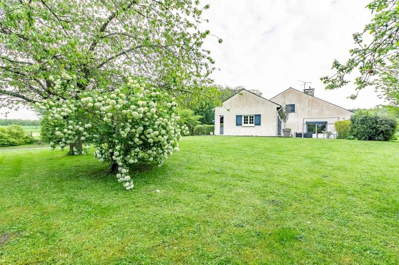 Maison - 258 m² - 8 pièces