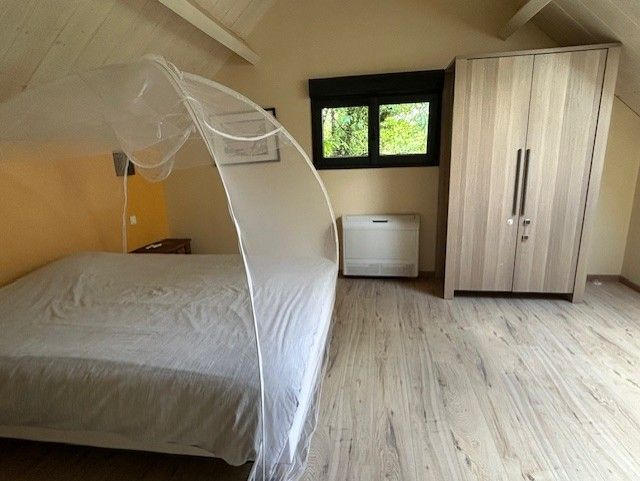 Maison - 250 m² - 7 pièces