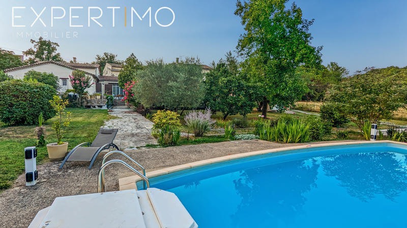 Maison - 307 m² - 10 pièces