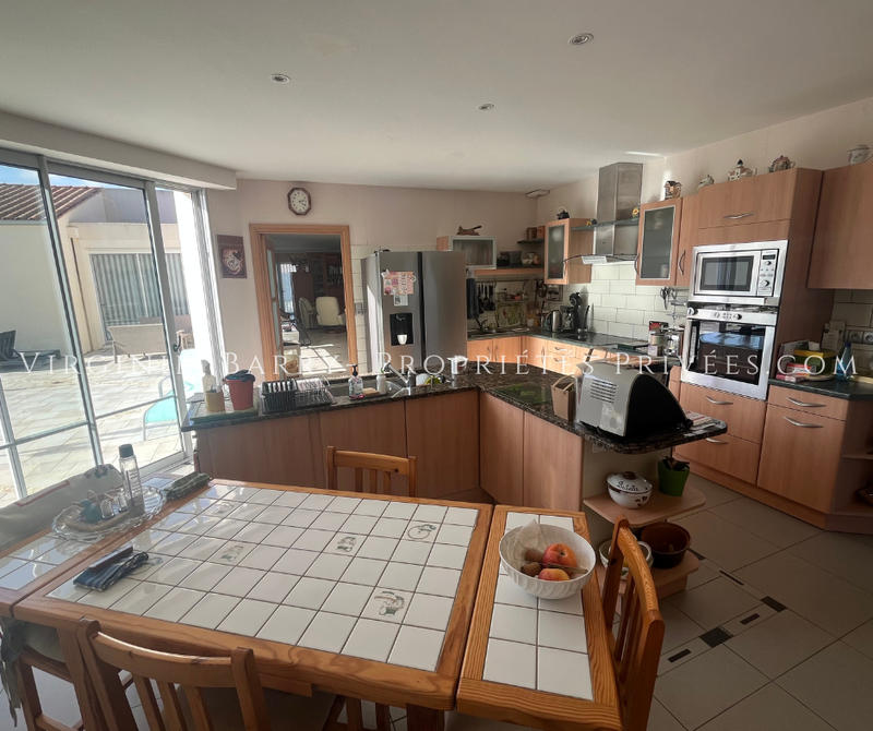 Maison - 300 m² - 7 pièces