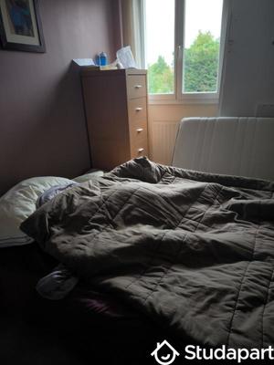 Chambre - 170 m² - 7 pièces