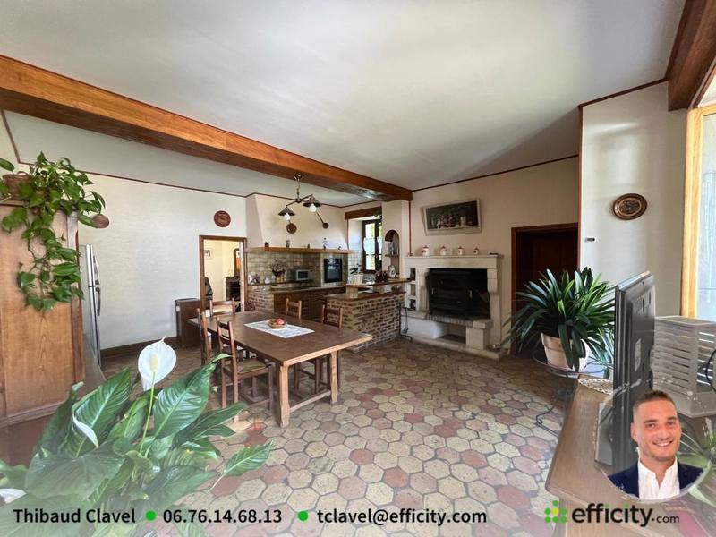 Maison - 208 m² - 6 pièces