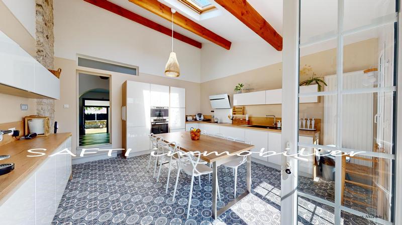 Maison - 190 m² - 9 pièces