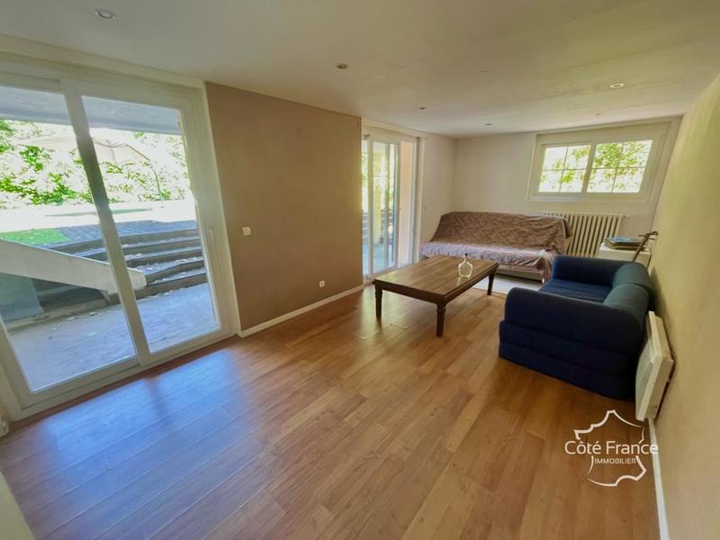 Propriété - 236 m² - 8 pièces