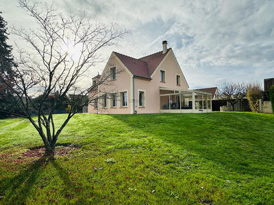 Maison - 187 m² - 7 pièces