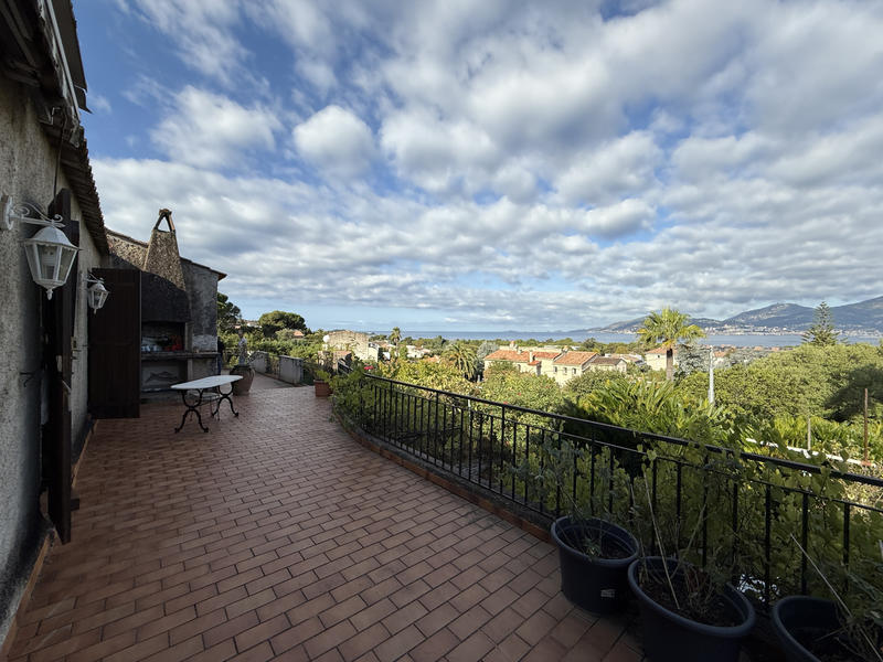 Propriété - 315 m² - 8 pièces