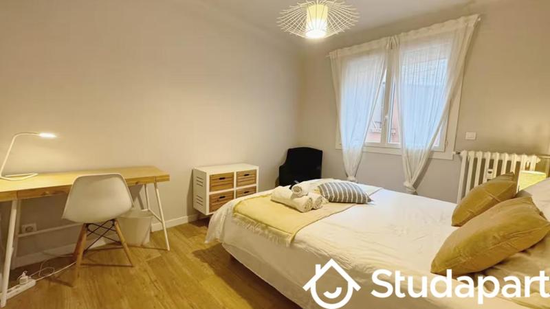 Chambre - 12 m² - 1 pièce