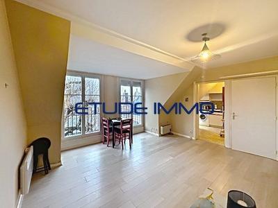 Studio - 32 m² - 3 pièces