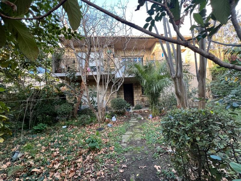 Maison - 230 m² - 6 pièces