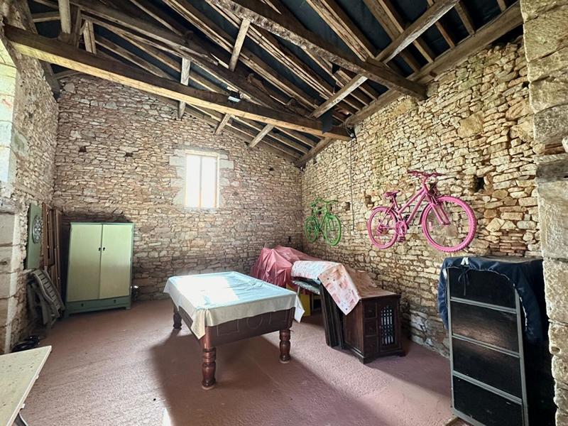 Maison - 220 m² - 7 pièces