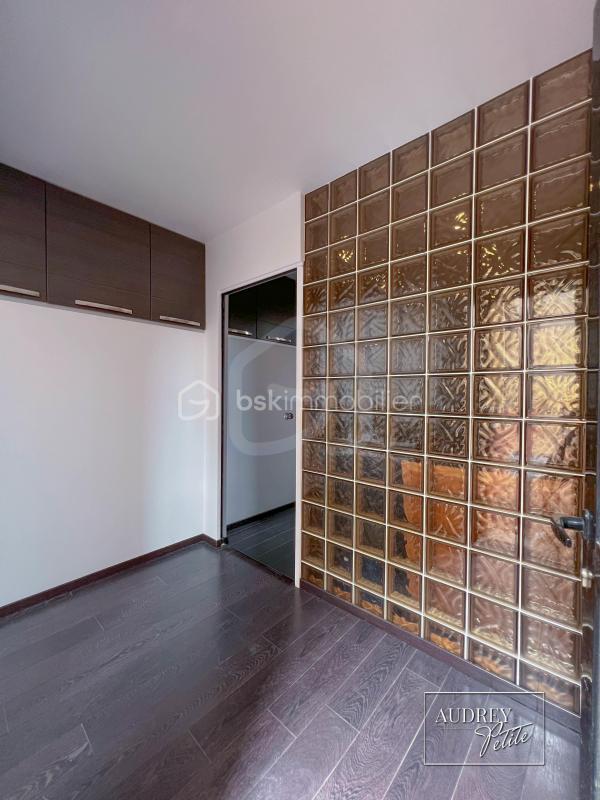 Loft - 95 m² - 3 pièces