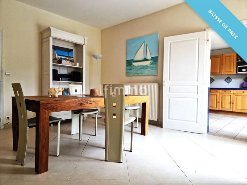 Maison traditionnelle - 194 m² - 7 pièces