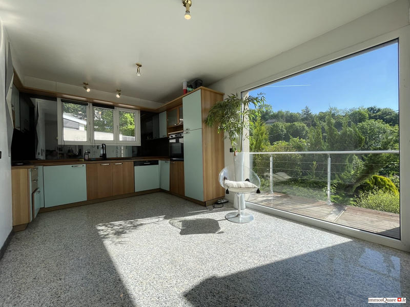 Villa - 181 m² - 8 pièces