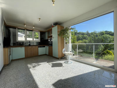 Villa - 181 m² - 8 pièces