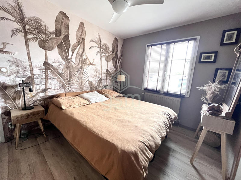 Maison traditionnelle - 157 m² - 6 pièces