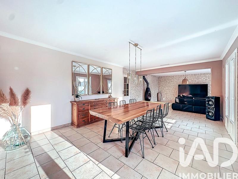 Maison - 206 m² - 6 pièces
