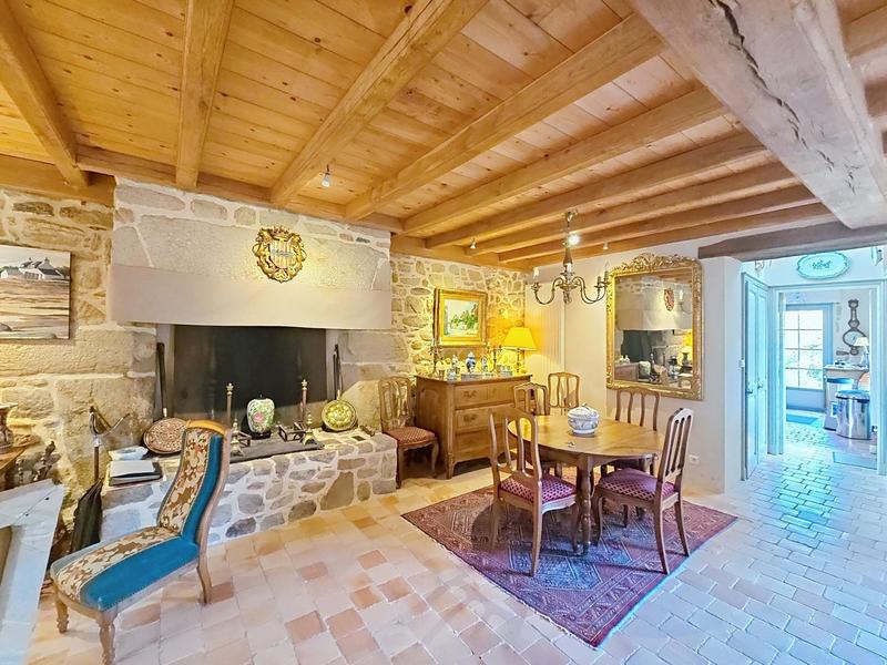 Maison - 167 m² - 7 pièces