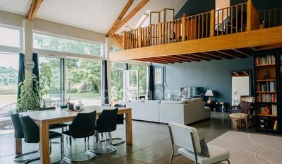 Maison - 202 m² - 8 pièces