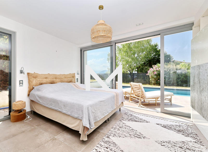 Maison contemporaine - 171 m² - 6 pièces