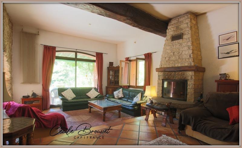 Mas - 274 m² - 10 pièces