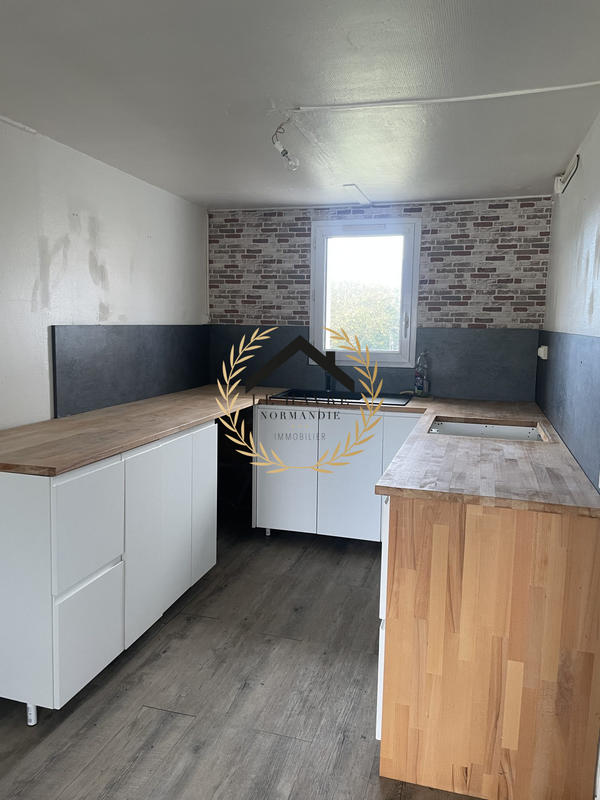 Maison - 77 m² - 5 pièces