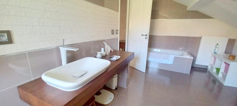 Maison - 200 m² - 9 pièces