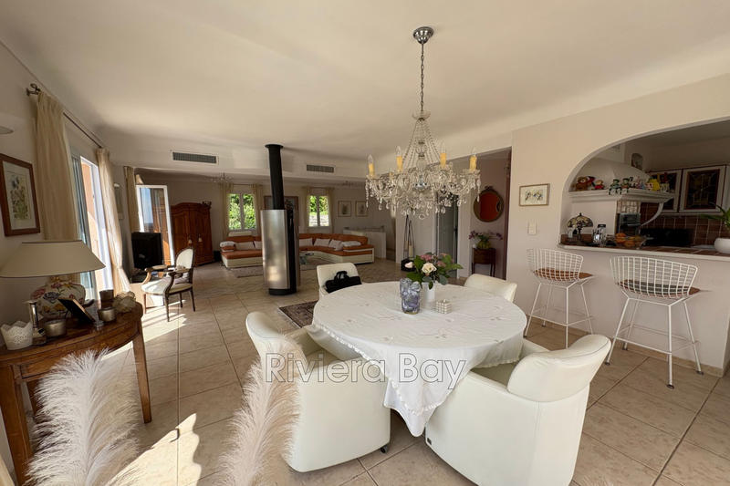 Villa - 162 m² - 6 pièces