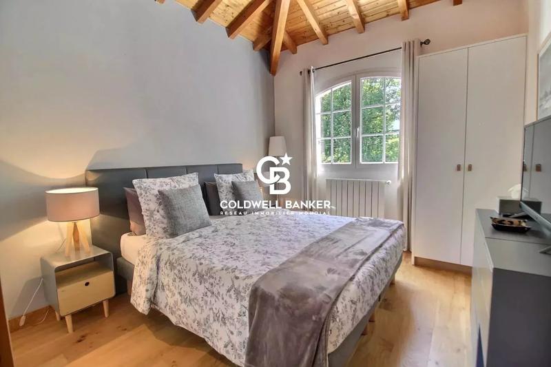 Maison - 200 m² - 6 pièces