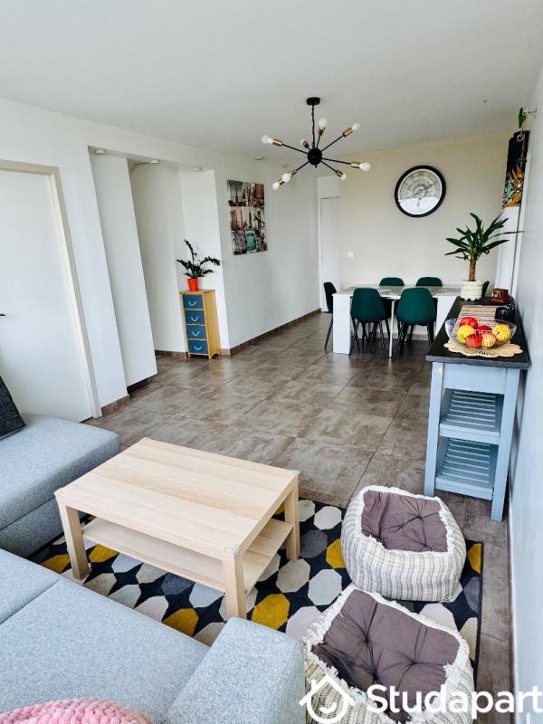 Chambre - 11 m² - 1 pièce