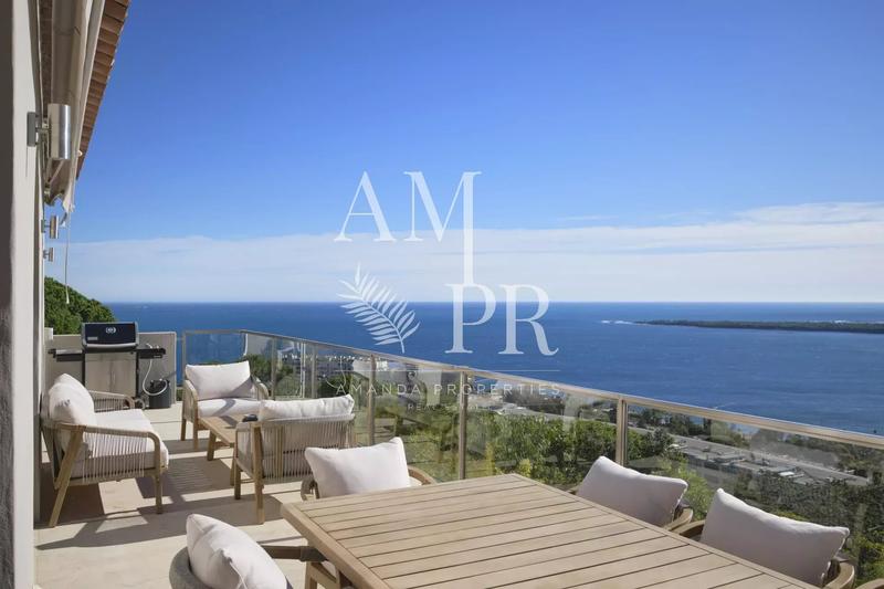 Villa - 300 m² - 6 pièces