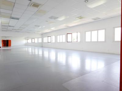 Local d'activité / Entrepôt - 460 m² - 4 pièces