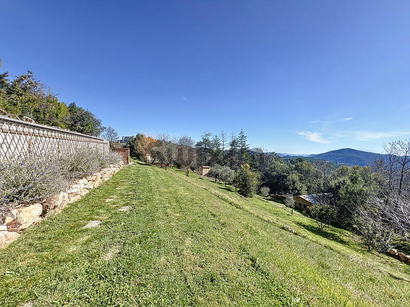 Mas - 161 m² - 7 pièces