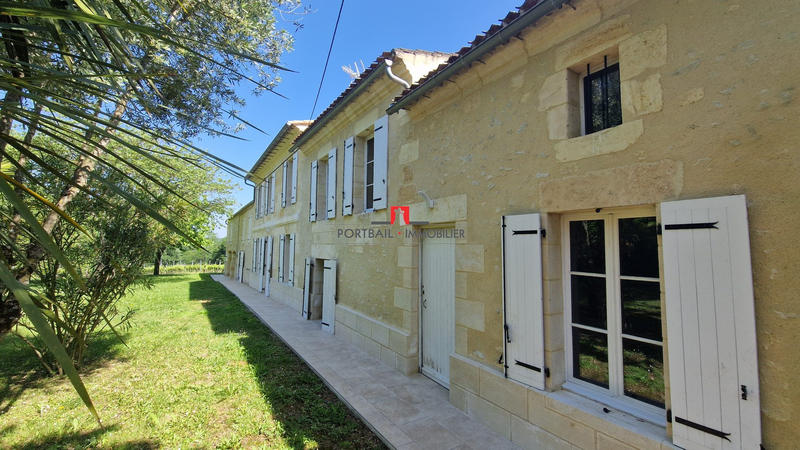 Maison - 201 m² - 7 pièces