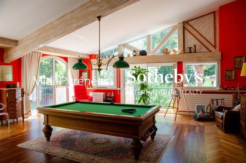 Maison - 661 m² - 19 pièces