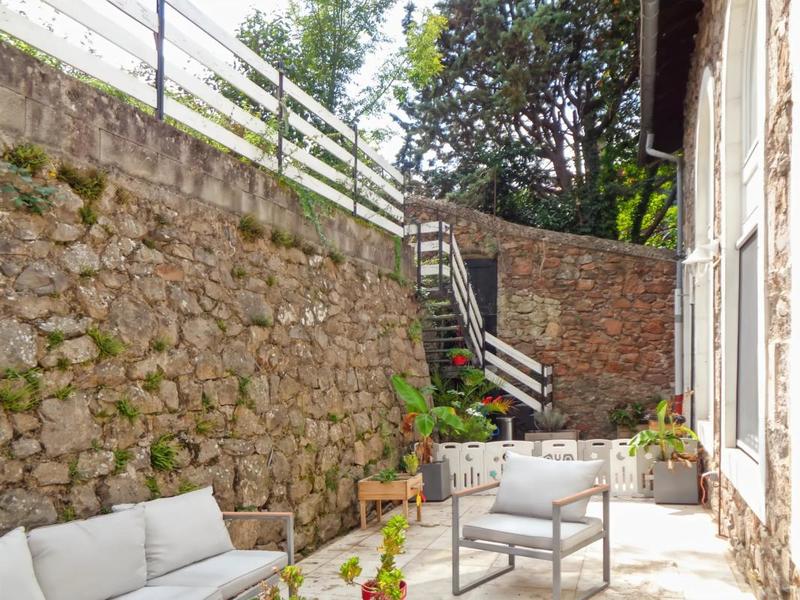 Maison - 400 m² - 15 pièces