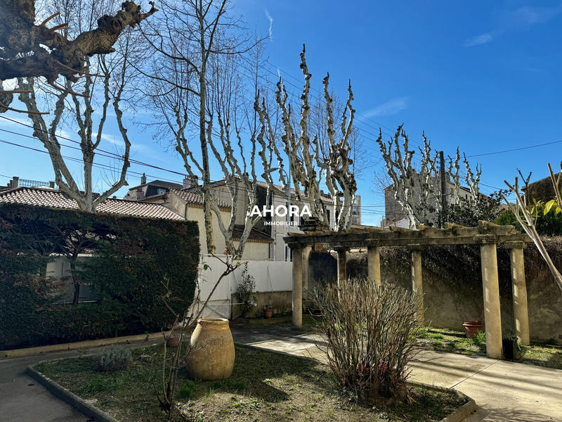 Maison - 240 m² - 9 pièces