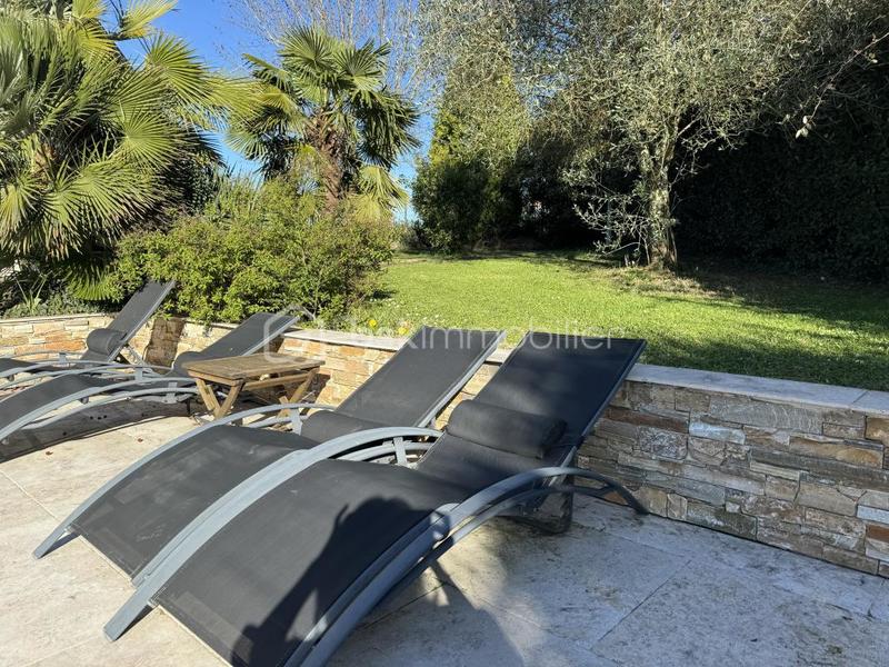 Maison - 240 m² - 7 pièces