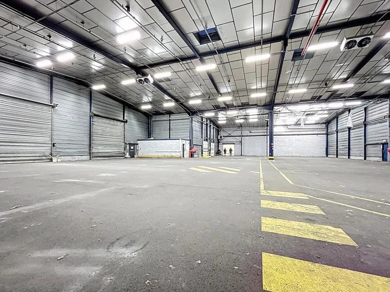 Entrepôt - 1 456 m²