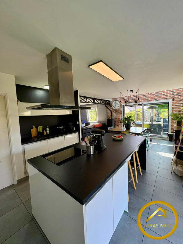 Maison - 112 m² - 7 pièces