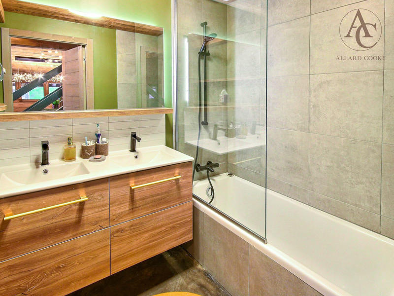 Appartement - 103 m² - 5 pièces